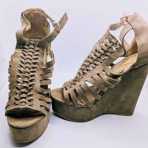 Women's Tan Wedge Sandals